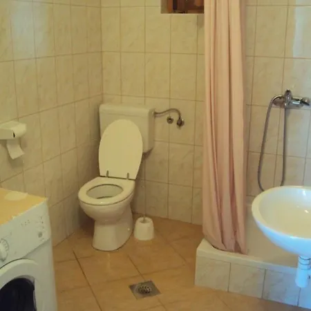 House דירה